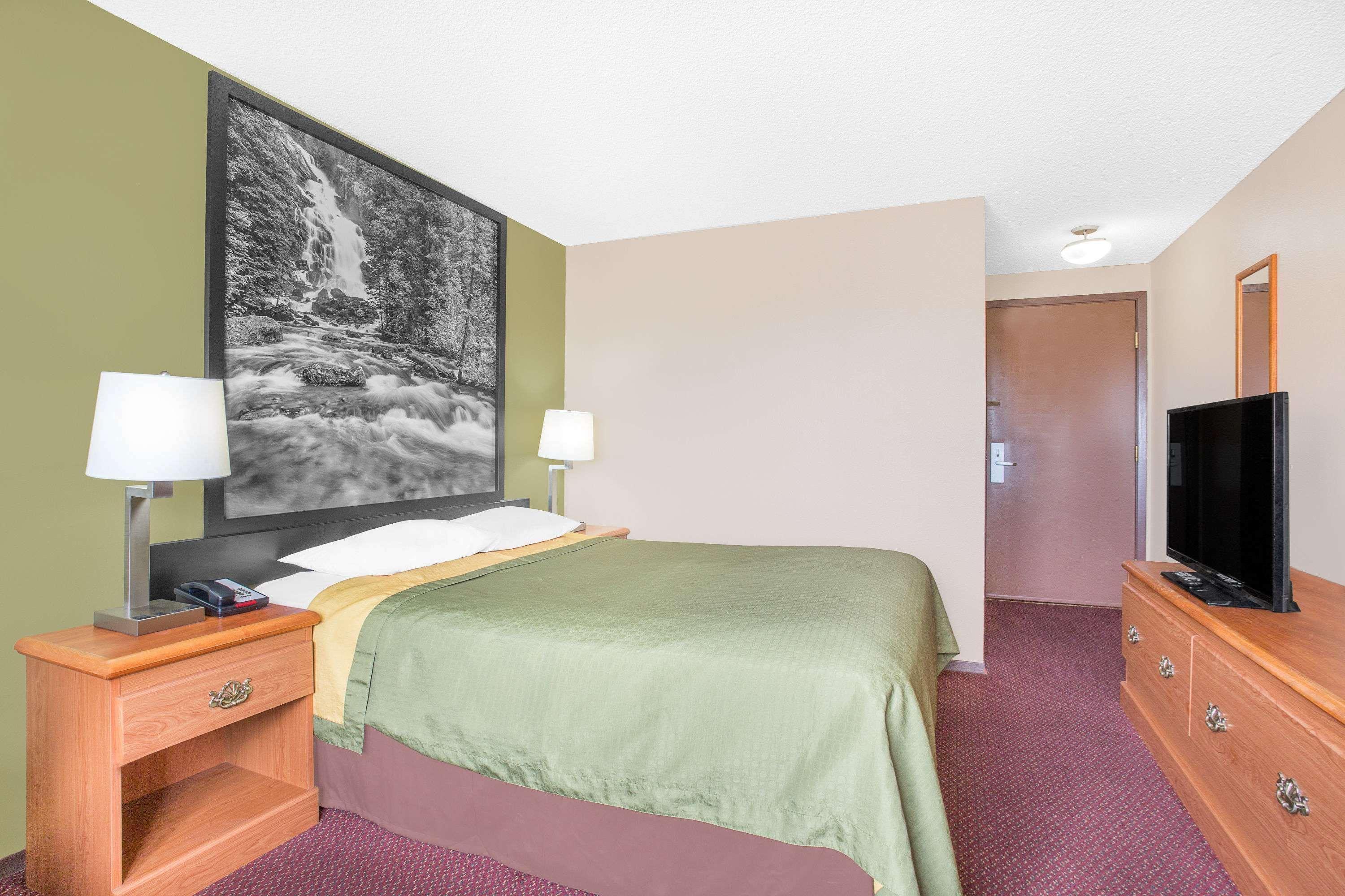 Super 8 By Wyndham Riverton Exteriér fotografie